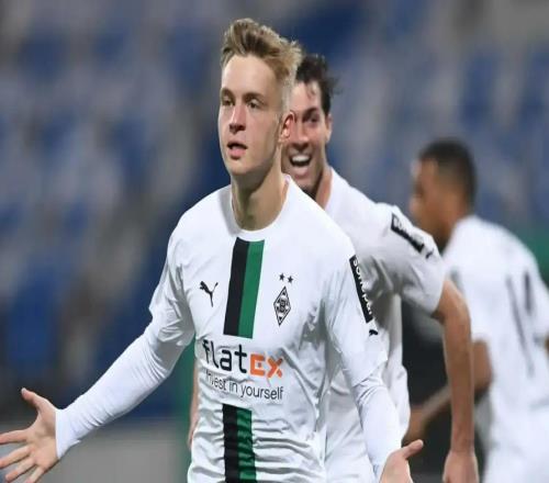 DO：达成协议，诺丁汉森林将签下门兴左后卫卢卡内茨