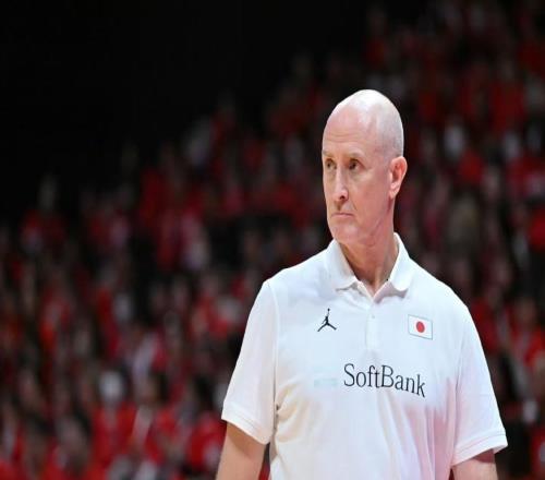 中国男篮决战日本队，赛前突收坏消息，小日子教练下课太无情