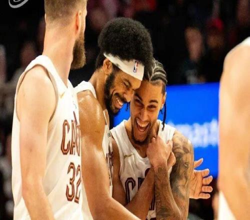 西部：这都没进东部：这都能进伦纳德：听说我没进全明星还有谁！