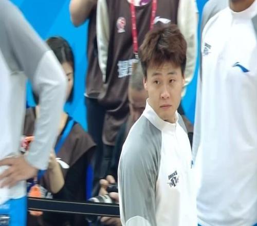 赵睿社媒致歉：不该将情绪发泄在球迷身上感谢网友的监督和批评