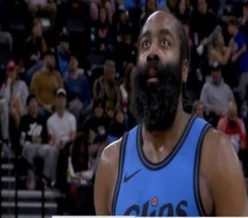 小卡29分快船完败76人，哈登申请交易就是追逐总冠军