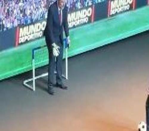 霍安加西亚：巴萨在各条战线都有竞争力，对本赛季感到乐观