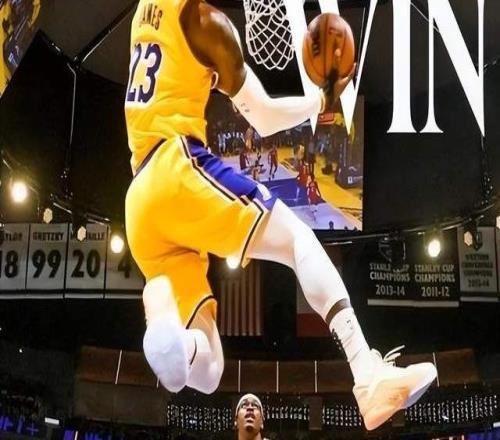 湖人大胜奇才两点让人惊讶：三分辣眼睛，詹姆斯得分居然超东契奇