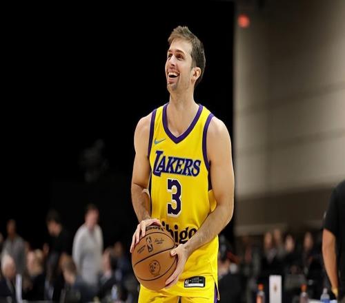 表现还是平庸了一些，湖人二队替补控卫显然欠缺一些统治力