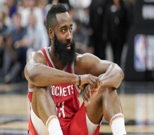 哈登投骑士，火箭转攻新目标！26岁控卫场均18+4，合同更小更灵活