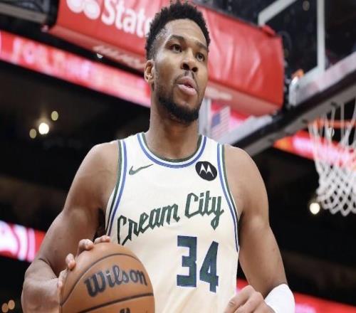 Shams：字母哥已做好两手准备，无论现在还是夏天都准备好离队