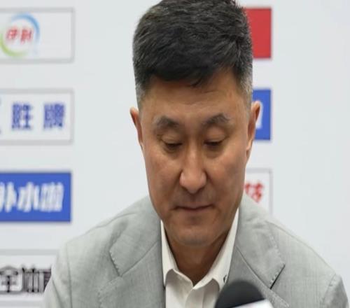输上海发布会！杜锋批上半场满意下半场，直指遗憾，寄语提升完善