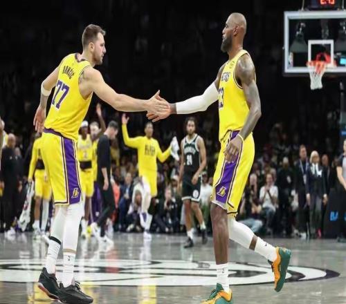 詹姆斯25分NBA湖人125109轻取篮网小波特21分10板3助