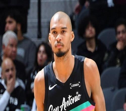 联盟第1完败！马刺四杀雷霆，文班亚马22+14，亚历山大伤缺全明星