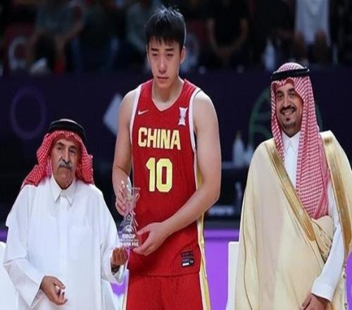 媒体人：中国男篮集训询问过王俊杰，不过他暂时无法归队