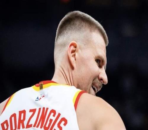 仅1小时，3笔交易达成！勇士追求字母哥失败，库里获得新帮手