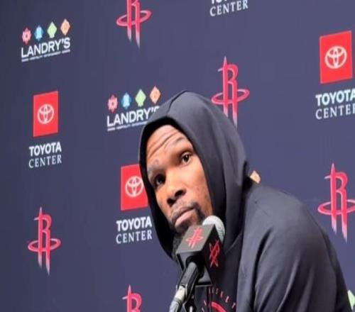 杜兰特：我们本质上是防守型球队我得改改一直蹲底角的想法