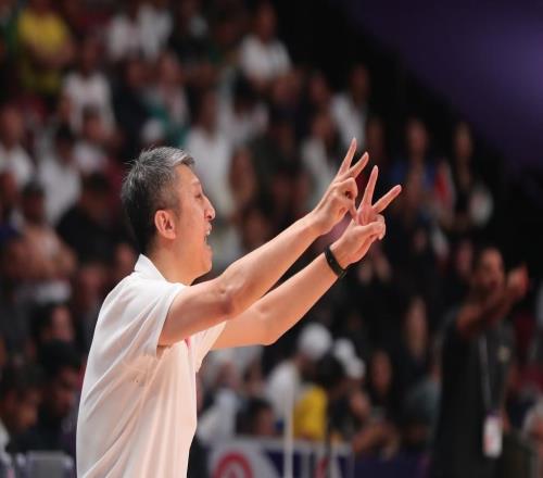 走马换将为一雪前耻！中国男篮开启世预赛备战，21人名单有讲究