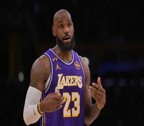 随着湖人险胜，勇士逆转太阳，西部最新排名榜出炉！37名仅差2胜