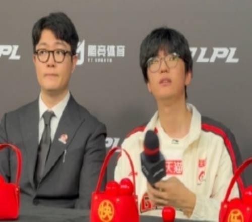 jiejie：马上过年了放个年假吧我们回来之后再好好备战就好了