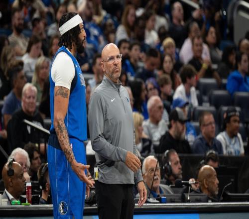 基德：浓眉被交易后我们有过交谈，祝他在华盛顿一切顺利