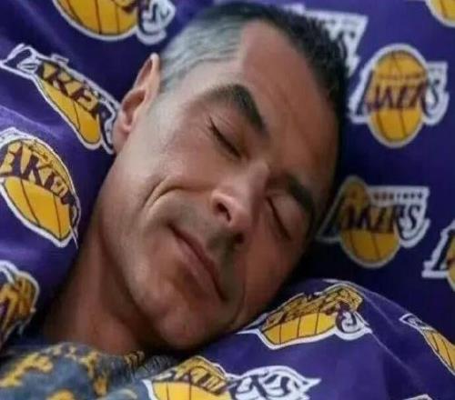 气哭！东契奇伤退！里弗斯35分救赎詹姆斯！