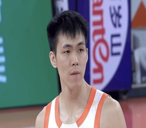 中国男篮在世预赛上若报名这12位球员，能在客场掀翻日本男篮吗