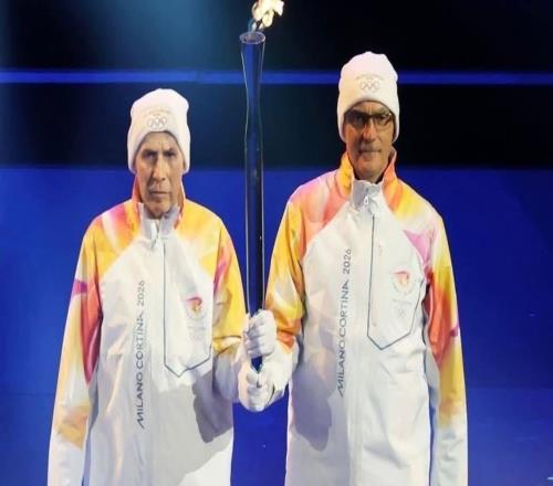 荣耀，米兰城传奇队长巴雷西、贝尔戈米在冬奥开幕式一同传递圣火