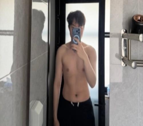 PCS网友热议Bin和GALA晒照：为了LPL的流量我哭了滨哥