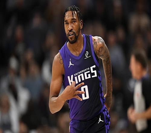 面对快船连续命中三分！然而国王后场大将竟然在市场上无人问津