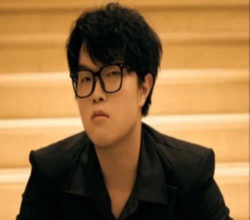 前LPL解说雨童：Bin大哥有活人感，没有架子也没有脑子想发啥发啥