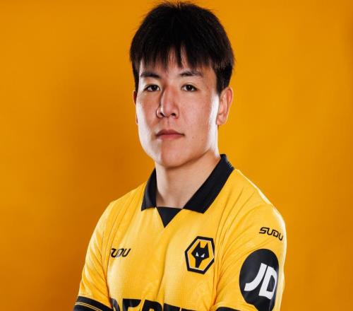 34！徐彬狼队首秀无缘开门红，11次抢断惊艳，逼抢造首球难救主