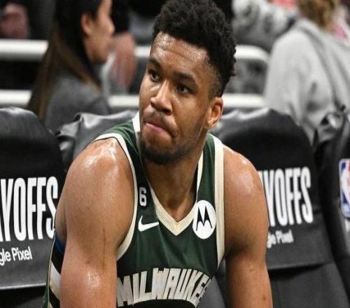 【观察】截止日晃点所有人雄鹿和字母哥在等什么