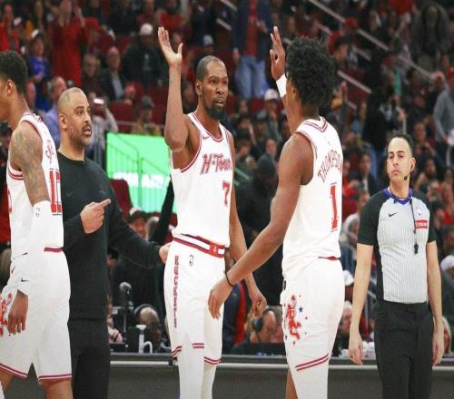 火箭队阿门汤普森谈与凯文杜兰特并肩作战：从小就看着他打球