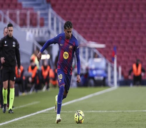 亚马尔是本赛季五大联赛完成100次过人首人，比别人至少多38次