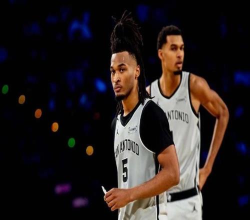 马刺三杀送独行侠7连败：卡斯尔40+12+12生涯新高文班16+11