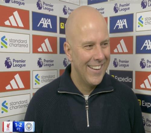 争议利物浦主帅7轮1胜仍大笑！不满索博染红：放着让曼城进好了