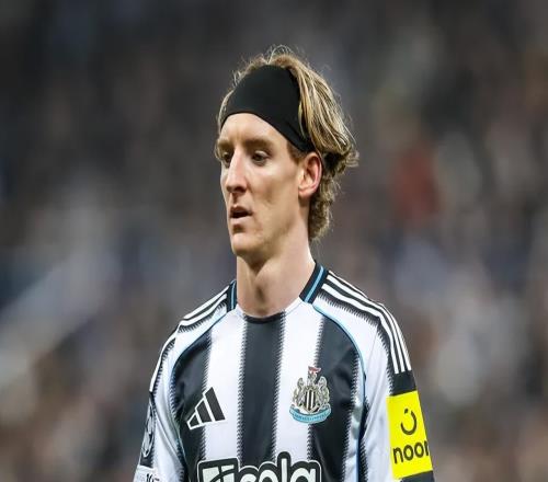 C罗罢赛凸显球员话语权：盘点英超四次知名罢训转会事件