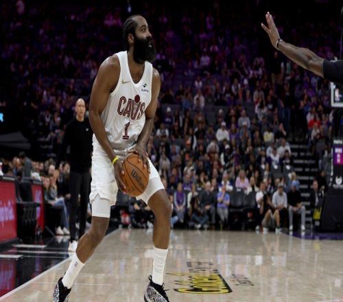 开心，交易完成后，詹姆斯哈登对洛杉矶快船队赞不绝口