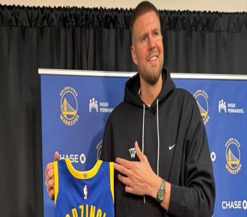 2换1波神+转正双向奇兵，勇士升级14+2名单！美媒再送4大买断目标