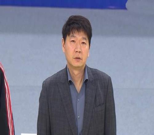 上海男篮晋级决赛，山东男篮输在外援弗格单节20分邱彪用华班