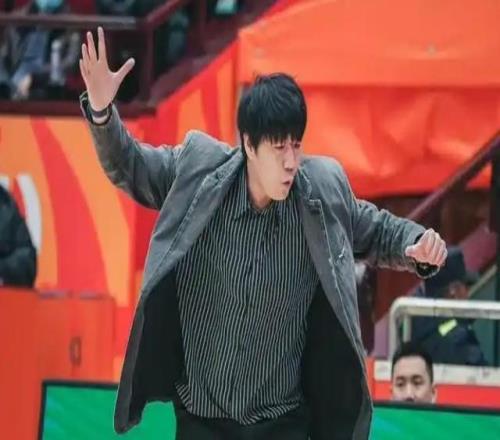 违约金120万美金，山东要裁鲍威尔不容易，邱彪两嫡系更应该走人