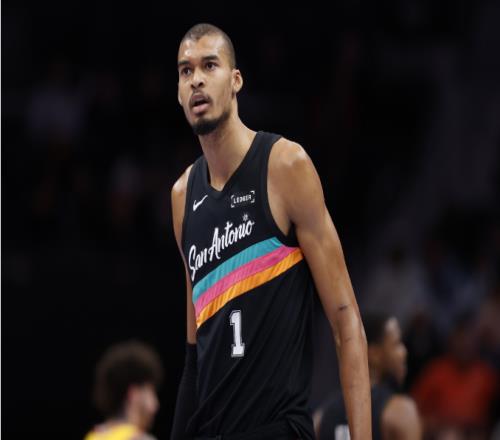 文班亚马40+12：单节25分狂创11项纪录超邓肯妖刀+比肩张伯伦