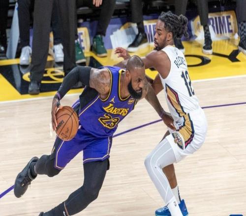 詹姆斯提前无缘最佳阵容评选，连续21年入选纪录就此终结