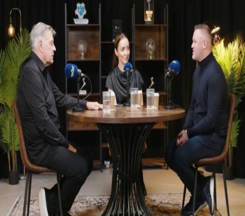 鲁尼调侃阿勒代斯：你是否考虑去布莱克本执教，我乐意同行_英超直播