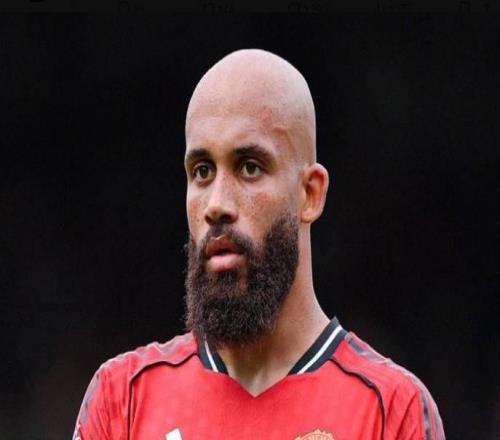 暖心，邮报：姆伯莫安排了母校的学生参观老特拉福德和卡灵顿