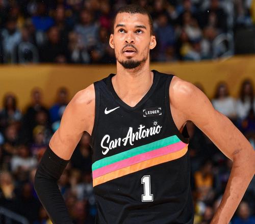 26分钟轰40分12板！就在今天，1项前无古人的NBA纪录被文班达成了