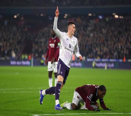 阿莫林不会用曼联8500万水货活了近5轮4球2次替补献绝杀+绝平