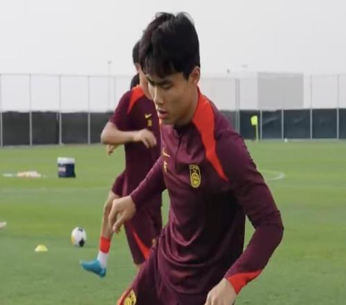 足球报：杨黔东申请自由仲裁，恒大足校主张优先权并谴责海港