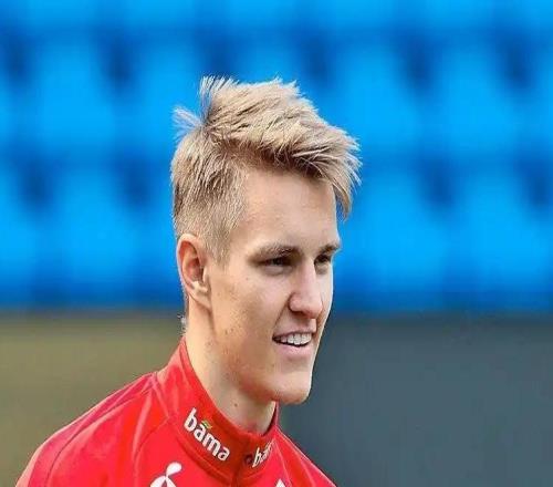 索尔巴肯建议厄德高放弃力量训练，哈兰德的身体消耗程度过高