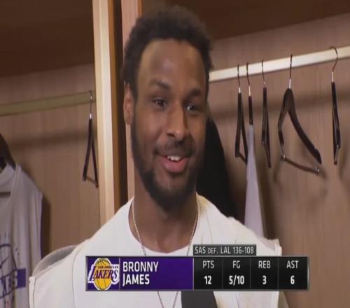 炸裂！血帽2米13大中锋！布朗尼打出生涯最强一战