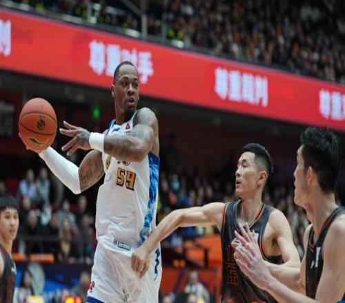 俱乐部杯新外援琼斯火线驰援，高速男篮11日晚与广厦争季军