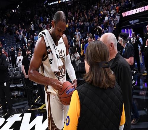 成为了球队逆转的关键人物，勇士内线老将的状态也开始复苏了