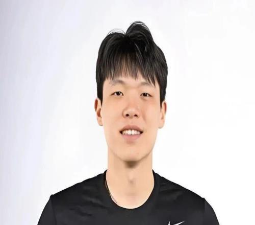 瀚森：古希腊掌管2分1板的神！哈登三个盖帽，哪个倒霉蛋贡献的