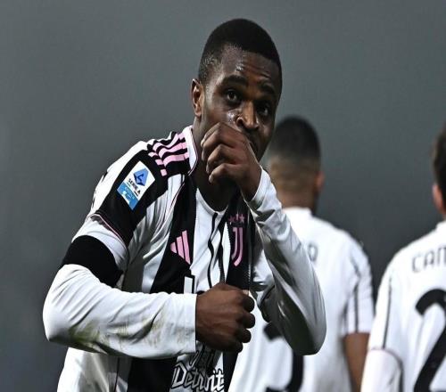 斯基拉：一家英超豪门想要卡卢卢，但尤文计划给球员加薪续约